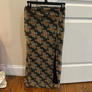 Urban Outfitters XS Midi skirt